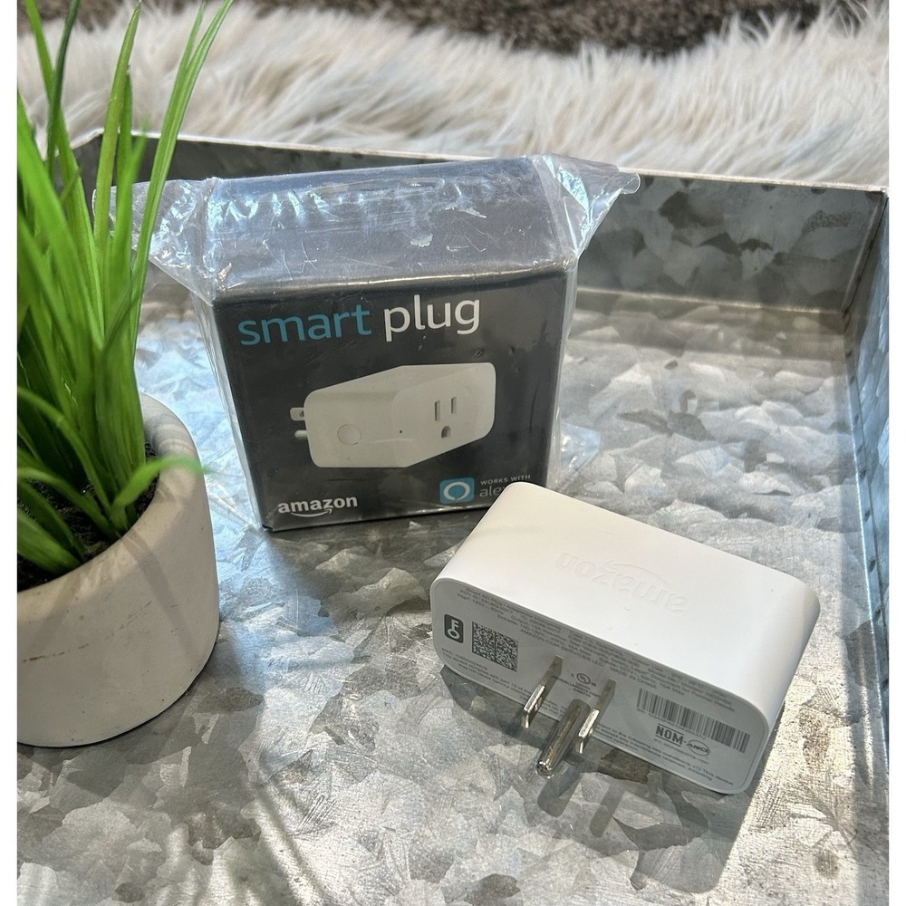 Amazon Smart Plug White Pack Of Two-Works With Alexa - Picture 2 of 3
